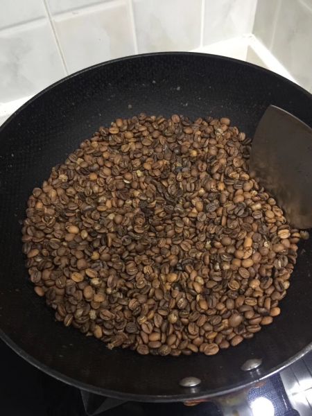 第2步(手工烘焙咖啡豆的做法)