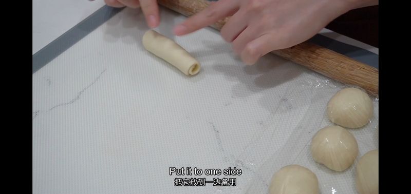 第13步(黄油面包卷的做法)