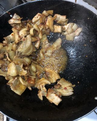 第4步(蒜苗回锅肉的做法)