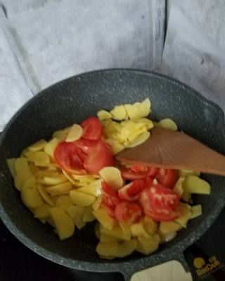 第4步(番茄土豆片的做法)