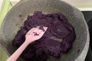 第3步(紫薯面包卷的做法)