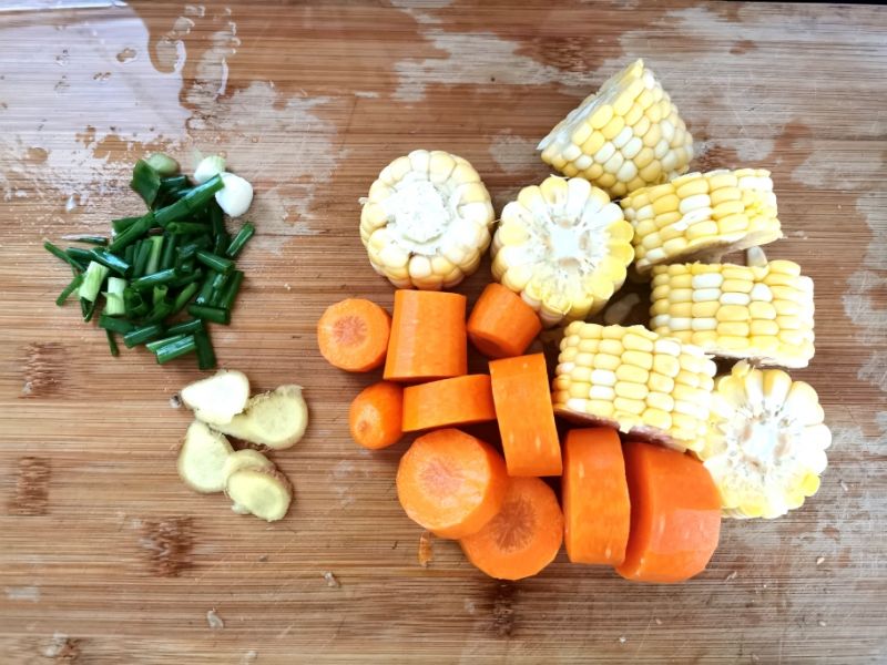 第2步(玉米萝卜排骨汤的做法)