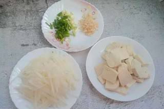第2步(萝卜丝烧豆腐的做法)