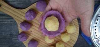 第8步(紫薯椰蓉月饼的做法)