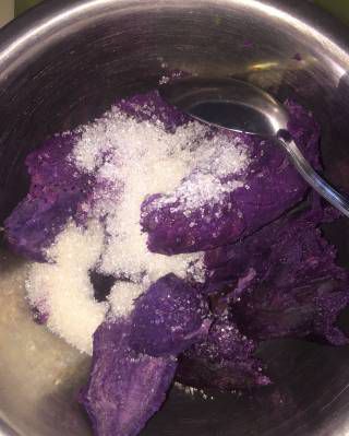 第1步(紫薯芝士饼的做法)