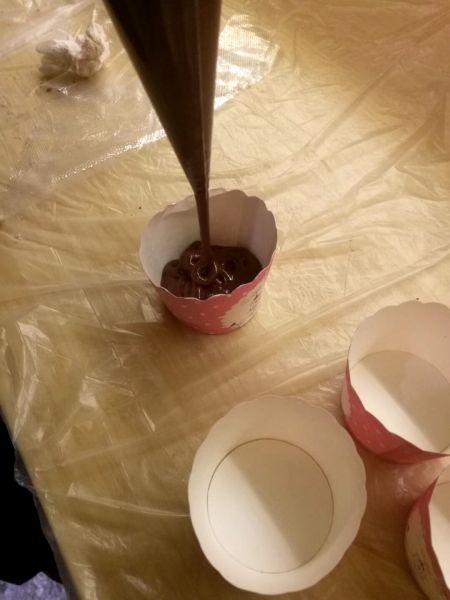 第2步(红丝绒纸杯蛋糕的做法)