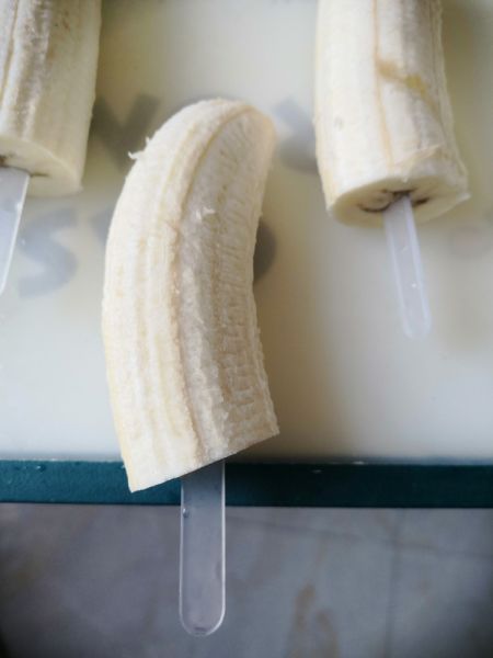 第2步(香蕉、香蕉酸奶冰棍的做法)