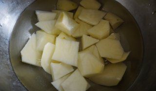 第2步(土豆焖饭的做法)