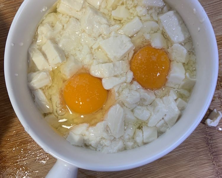 第1步(嫩豆腐蒸蛋的做法)