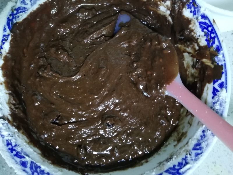 第11步(不用打发的巧克力纸杯蛋糕的做法)