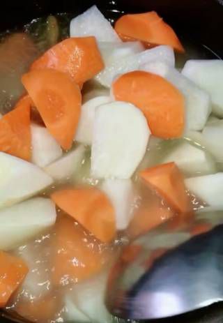 第5步(萝卜排骨汤的做法)