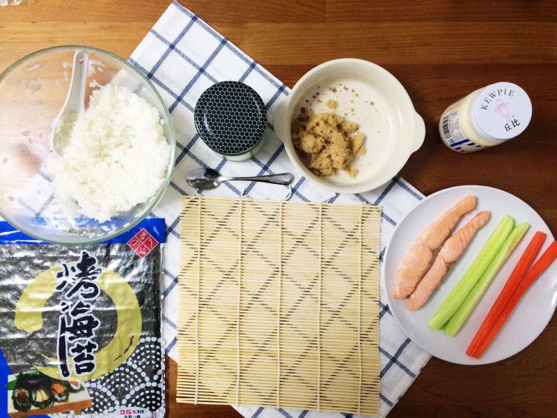 第1步(三文鱼寿司的做法)