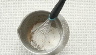第7步(焦糖奶油红茶蛋糕卷，淡淡茶香+浓郁焦糖奶油的做法)