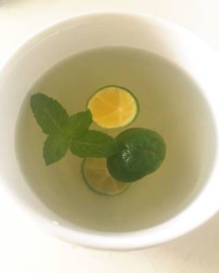 第3步(夏日饮品——蜂蜜柠檬薄荷水的做法)