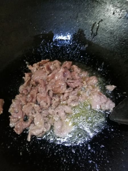 第3步(咸酸菜炒牛肉的做法)