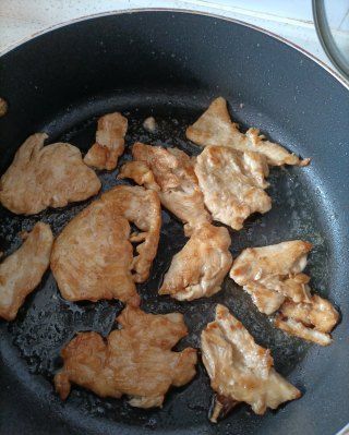 第5步(煎鸡胸肉的做法)
