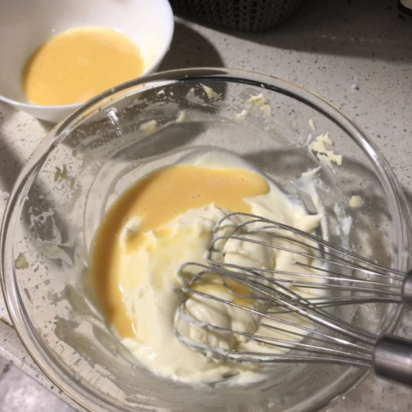 第6步(厨房小白也能一次成功的【酸奶巴斯克蛋糕】的做法)