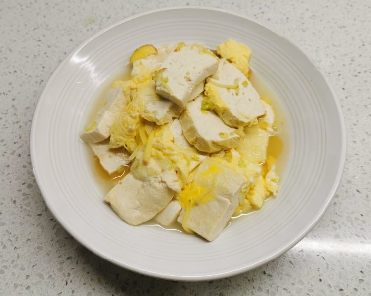 第4步(鸡蛋炖豆腐的做法)