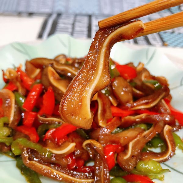 双椒炒猪耳【辣椒炒猪耳朵】