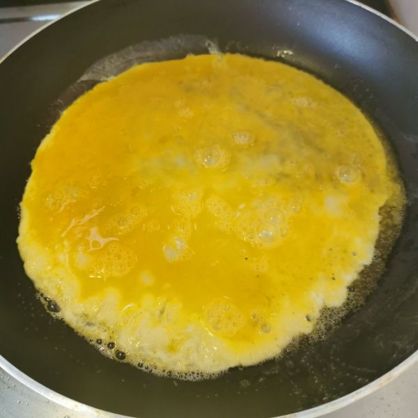 第2步(三文鱼omelette的做法)