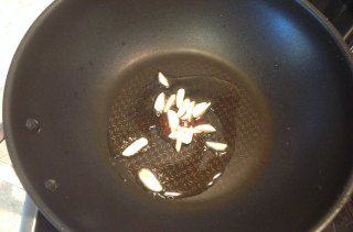 第3步(加泰罗尼亚海鲜锅的做法)