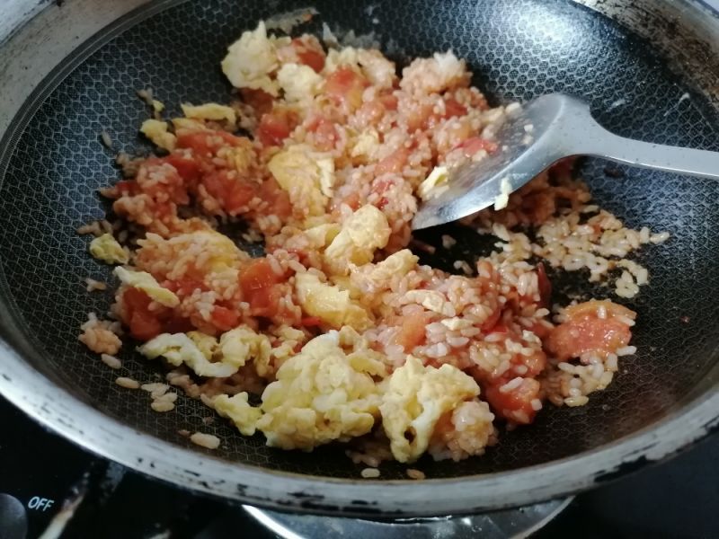 第9步(番茄鸡蛋炒饭的做法)