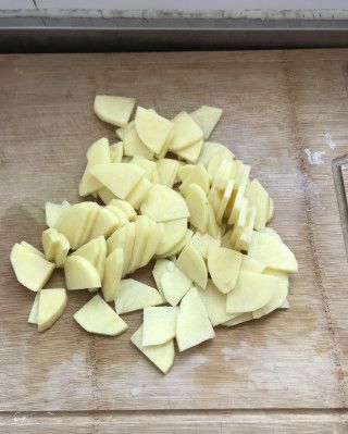 第1步(青椒土豆片的做法)