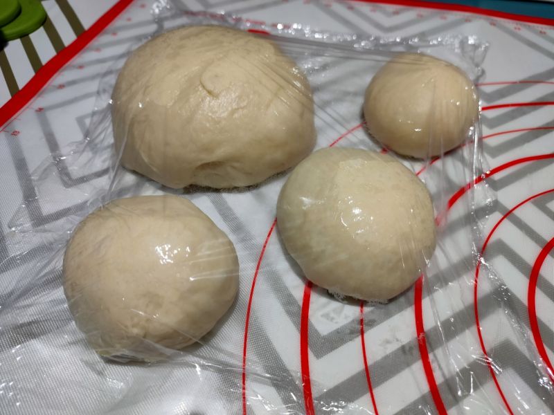 第2步(中筋面粉做肉松面包和白面包的做法)