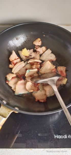 第1步(家常菜萝卜烧肉的做法)