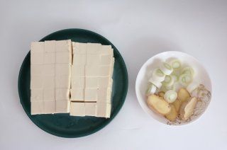 第2步(豆腐炖鱼的做法)