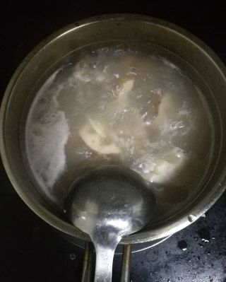 第4步(莲藕排骨汤的做法)