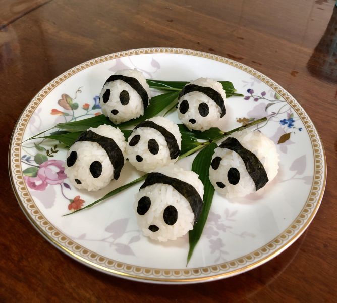 第8步(海苔熊猫饭团的做法)