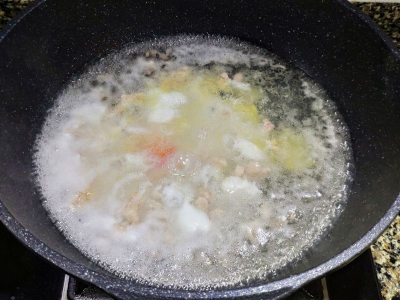 第5步(咸蛋瘦肉木耳菜汤 清热消暑的靓汤的做法)