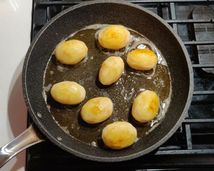 第5步(金蛋土豆【黄油煎土豆】的做法)