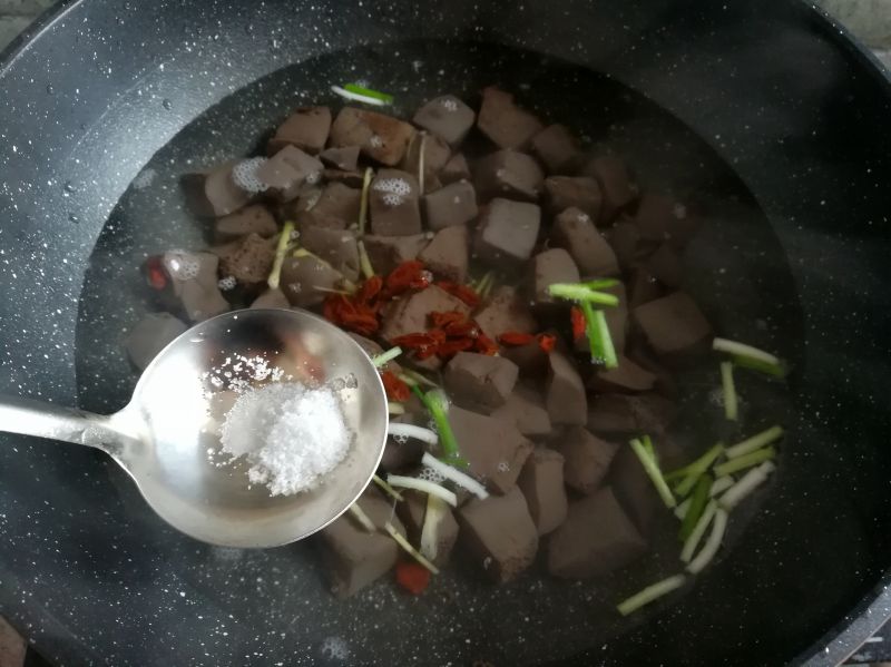 第6步(鸭血豆腐汤的做法)
