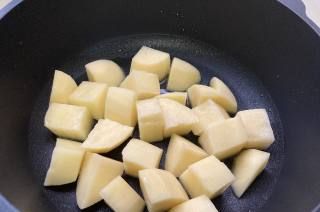 第7步(土豆炖牛肉的做法)