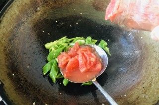 第8步(西红柿青椒炒鸡蛋的做法)