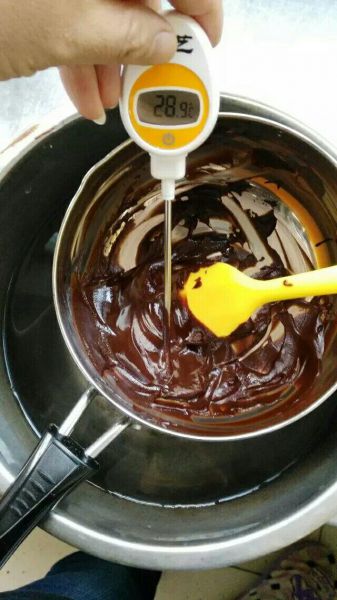 第2步(自制黑巧克力的做法)