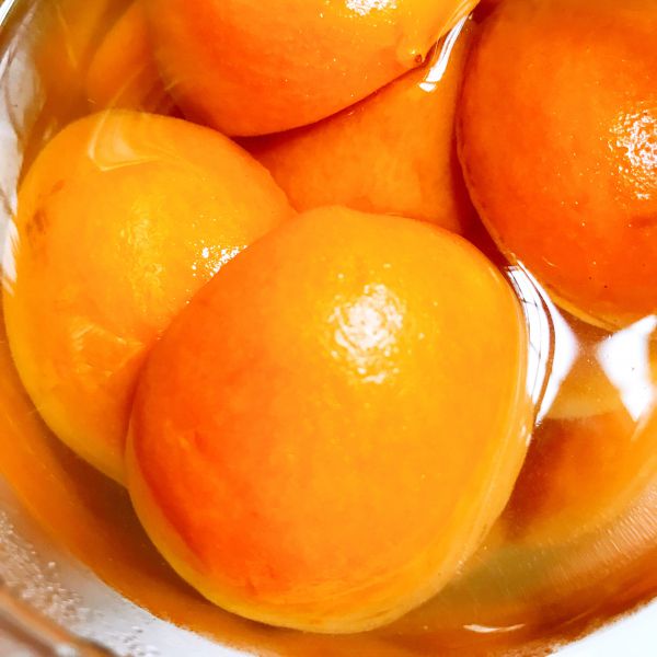 黄杏罐头成品图