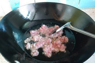 第4步(香菇肉酱的做法)
