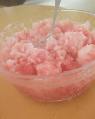 第9步(西瓜牛奶草莓冰沙的做法)