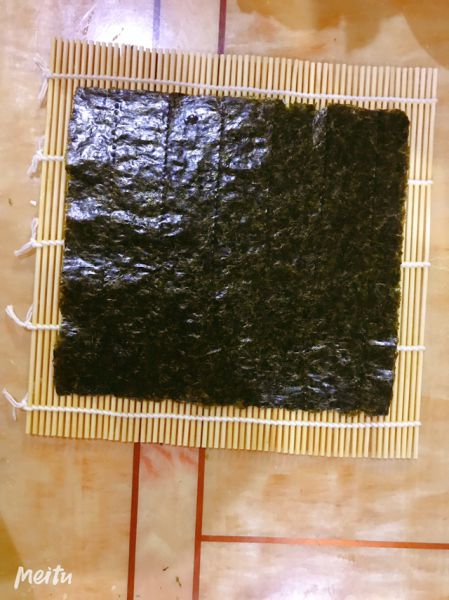 简易版寿司饭团沙拉番茄酱泡菜的做法 菜谱大杂烩