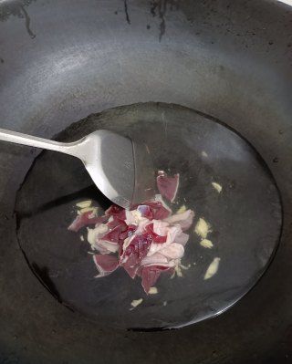 第4步(鸭肾油菜汤的做法)