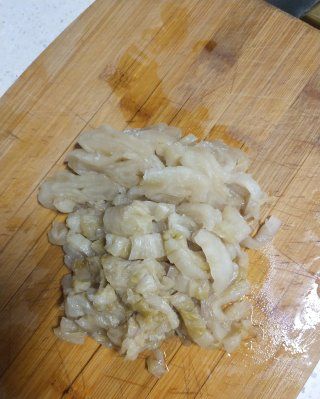 第4步(酸菜豆腐烩土豆丝的做法)