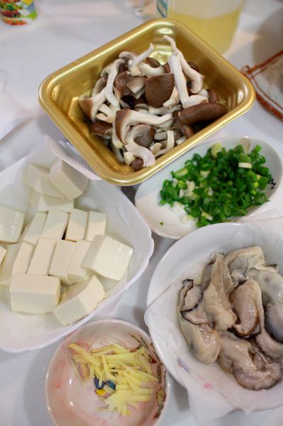 第1步(牡蛎豆腐蘑菇汤的做法)