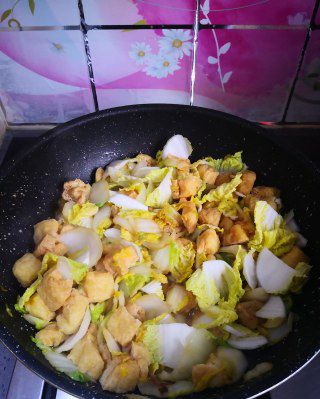 第6步(白菜炖午餐肉豆泡的做法)