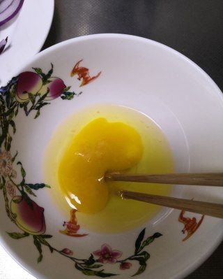第2步(洋葱炒鸡蛋的做法)