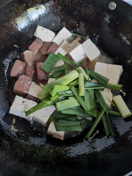 第5步(鸭血豆腐的做法)