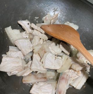 第3步(尖椒回锅肉的做法)