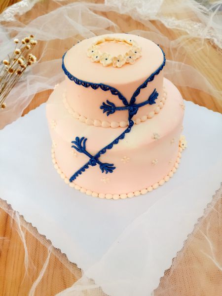 奶油霜裱花蛋糕：粉旗袍成品图